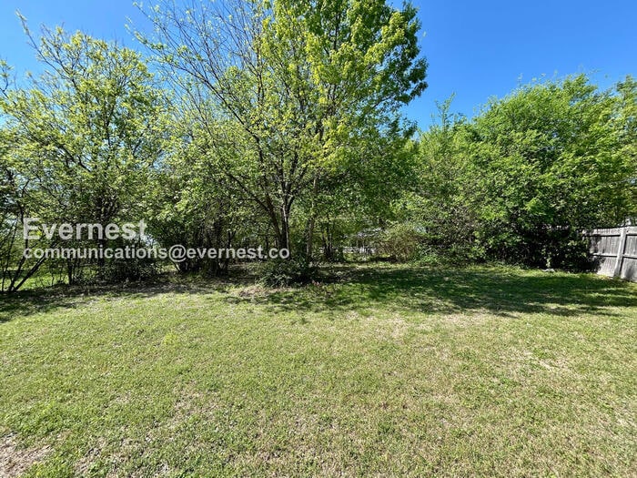 Building Photo - 6315 Silvery Moon Dr