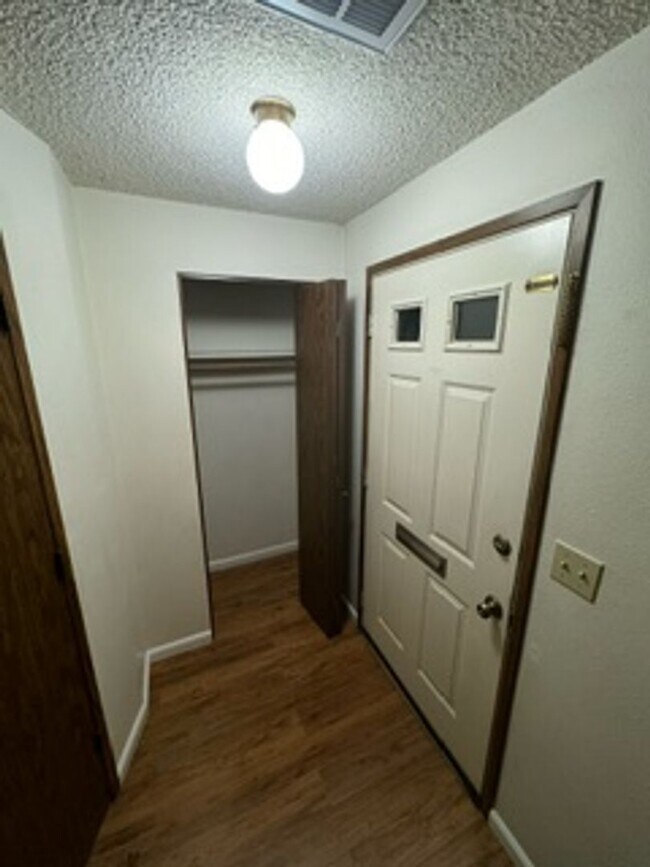 Building Photo - Villalpando - 1218-1222 Summers Lane PM 9-...