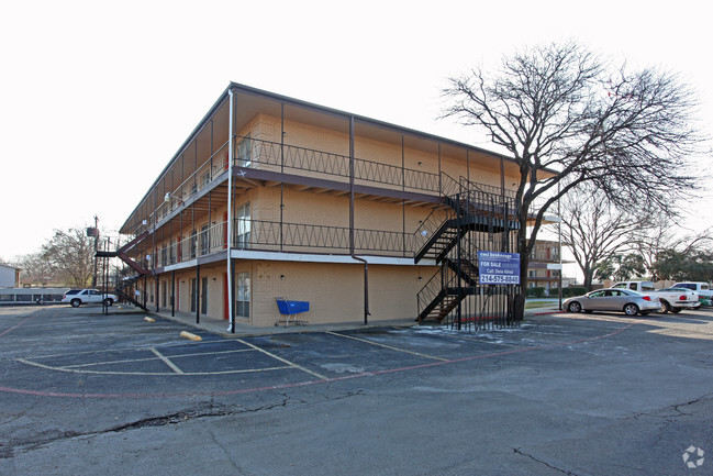 Building Photo - Crescent Ridge Apartments