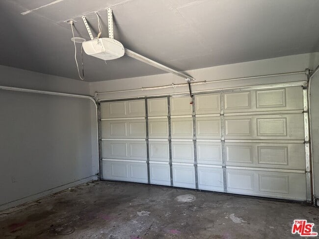 Building Photo - 6556 Forbes Ave