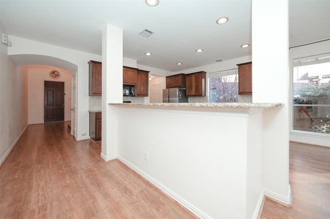 Building Photo - 4426 Greenwood Trace Ln