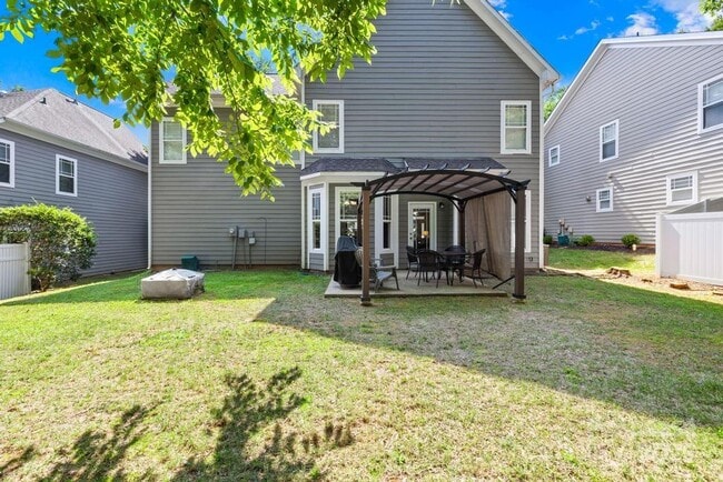 Building Photo - 18810 Coachmans Trace