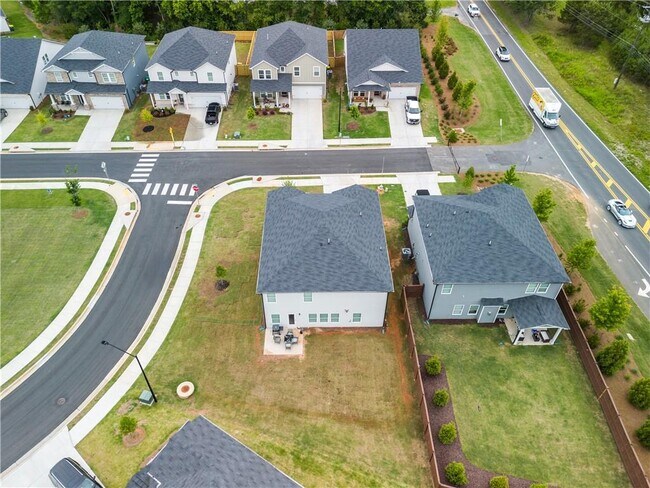 Building Photo - 107 Meander Dr