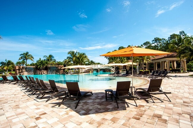 Building Photo - Available from Jun 1st as a furnished annual 2BR/2BA+Den Condo in Treviso Bay!