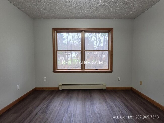 Building Photo - 10 Hartley St