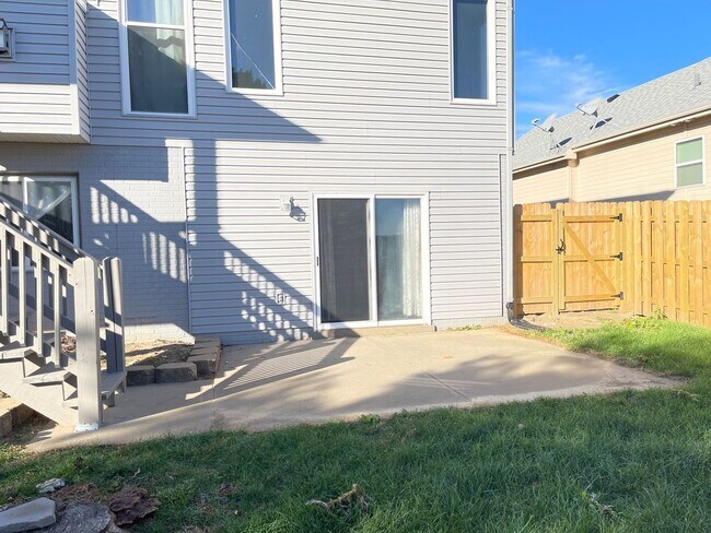 Building Photo - Northwest Omaha Gem: 2,700 Sq Ft, 3-Bedroom, Walk-Out Finished Basement, Fenced Yard, 3-Car Garag...