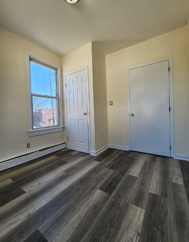 Building Photo - 431 Madison Ave