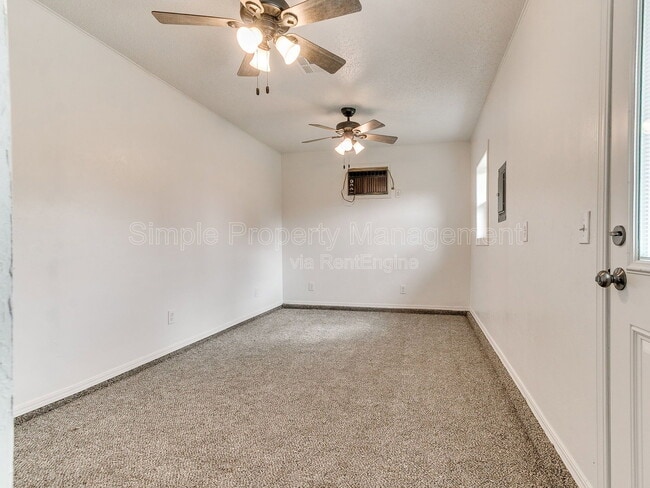 Building Photo - 2401 Fedderson Dr