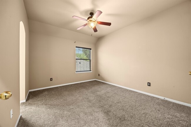 Building Photo - 13938 Sawmill Run Ln