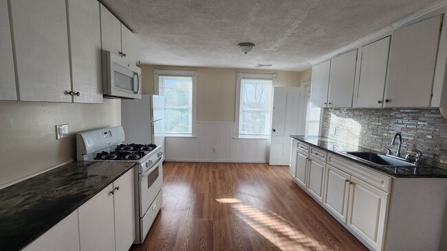 Building Photo - 1208 Social St