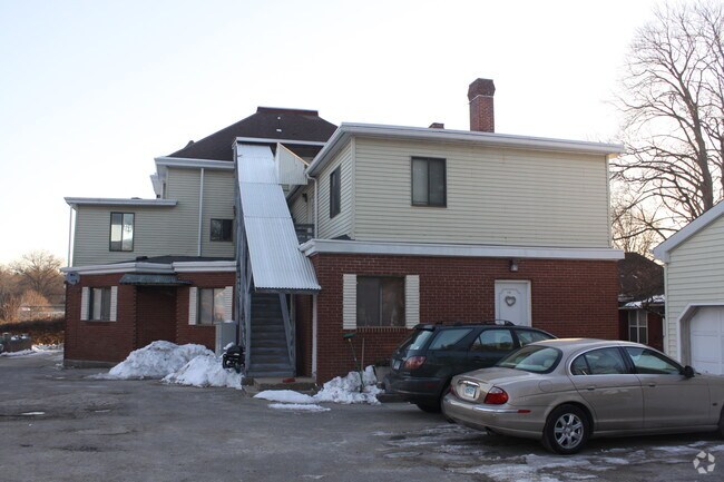 Building Photo - 129 Weed Ave