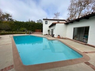 Pool - 239 N Cliffwood Ave