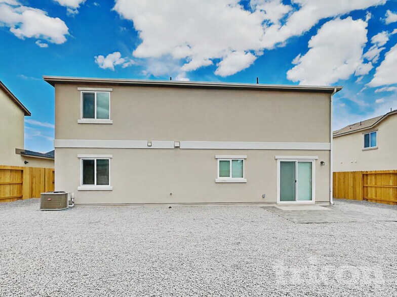 Building Photo - 8950 Elk Ravine Dr