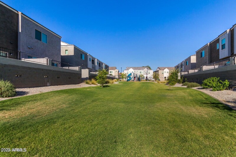 Primary Photo - 2268 W Laurie Ln