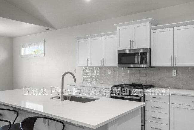 Building Photo - 7536 W Havana Dr