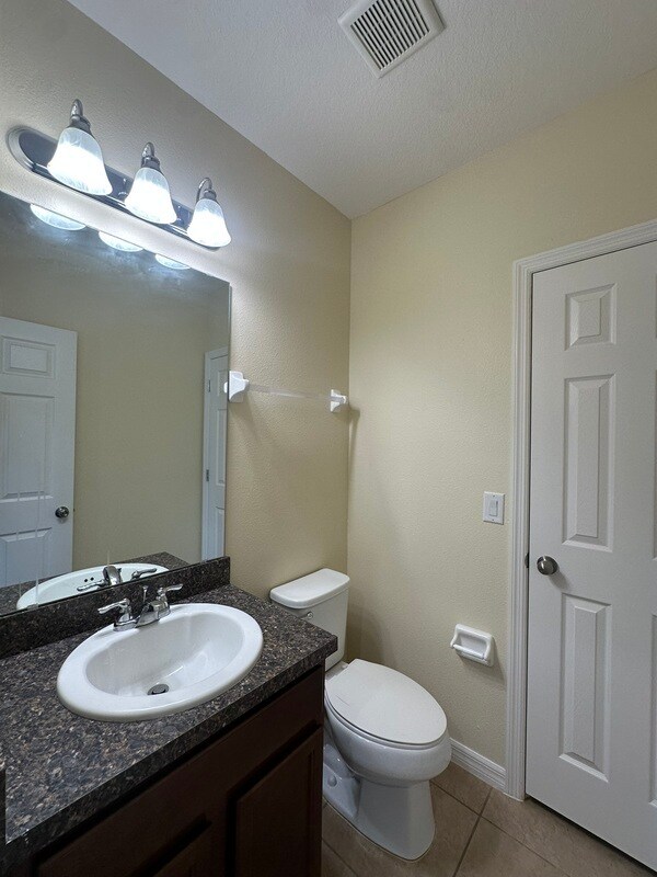 Building Photo - 172 Primrose Dr