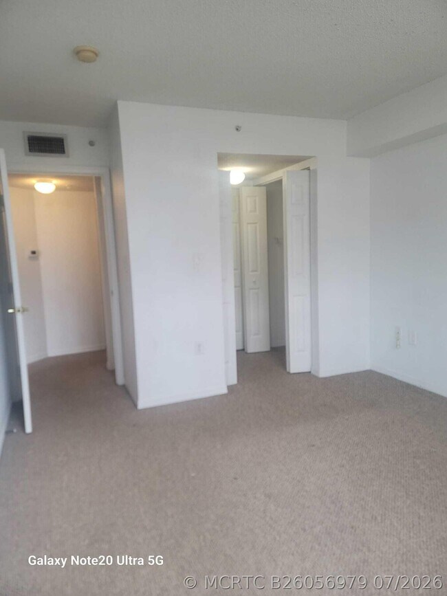 Building Photo - 1801 N Flagler Dr