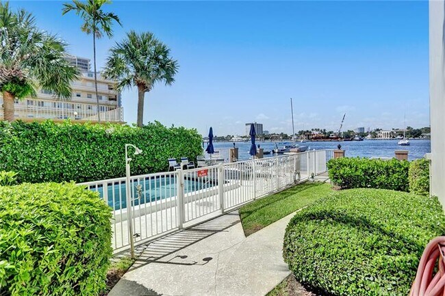 Building Photo - 101 N Birch Rd