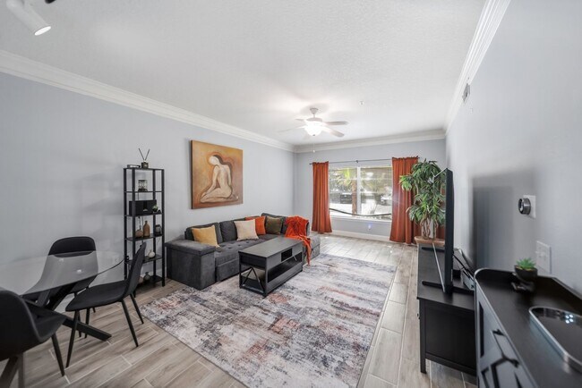 Building Photo - 4207 S Dale Mabry Hwy