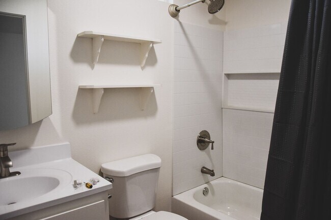 Building Photo - Newly Built Home