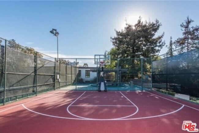 Building Photo - 7765 W 91st St