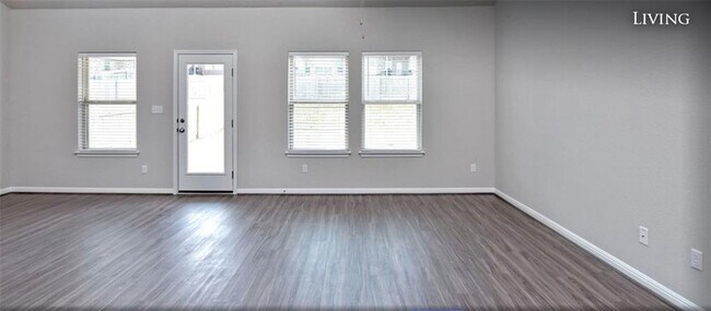 Building Photo - 533 Gabrielle Anne Dr