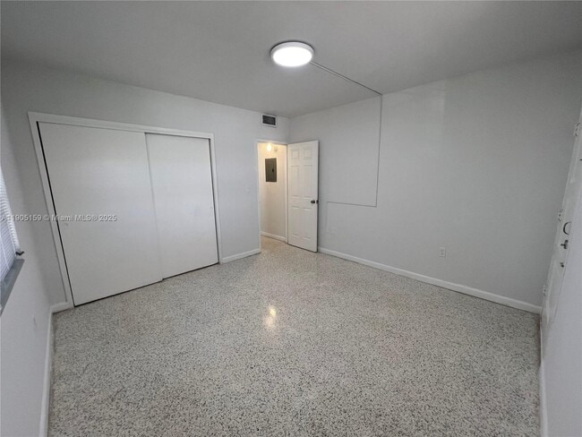 Building Photo - 675 SW 7th Ave