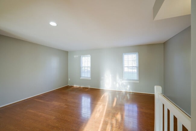 Building Photo - Beautiful Townhome Near Gunner's Lake in Germantown
