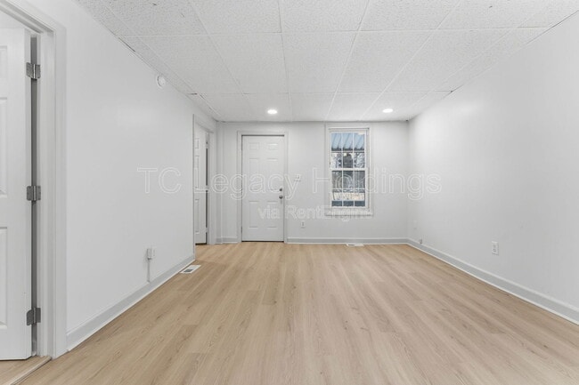 Building Photo - 16 Flint St