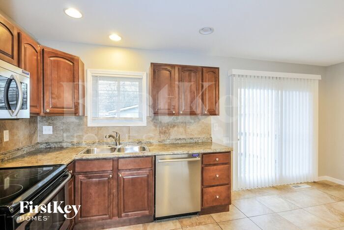 Building Photo - 1562 Glenage Dr