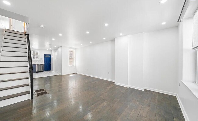 Building Photo - 2310 Fernon St