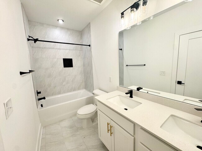 Building Photo - Beautiful NEW 1-Bed, 1- Bath Apartment in Rock Hill!