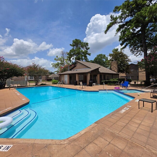 Building Photo - 12755 Mill Ridge Dr
