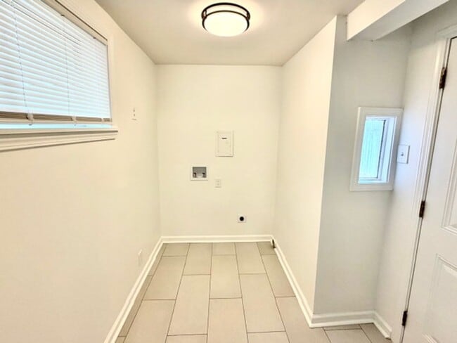 Building Photo - Marcia1459