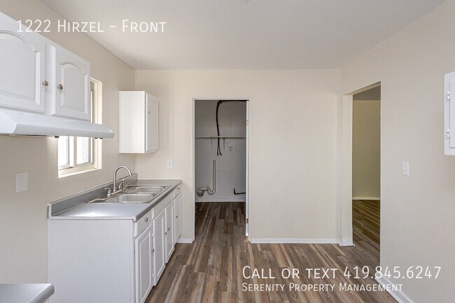 Building Photo - 1222 Hirzel-Front