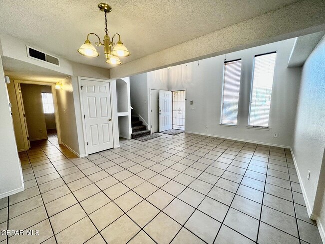 Building Photo - 12752 Tierra Salas Dr