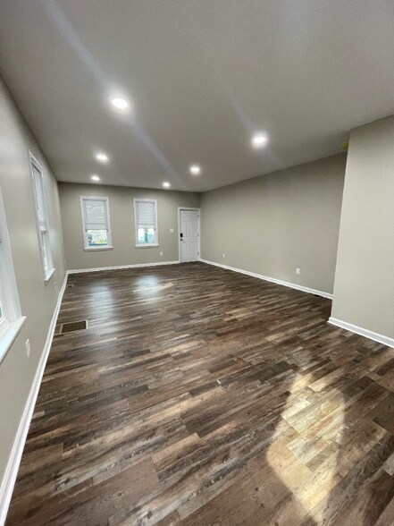 Building Photo - 808 Belmont Ave