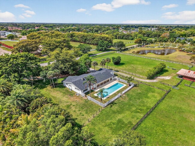 Building Photo - 10157 La Reina Rd