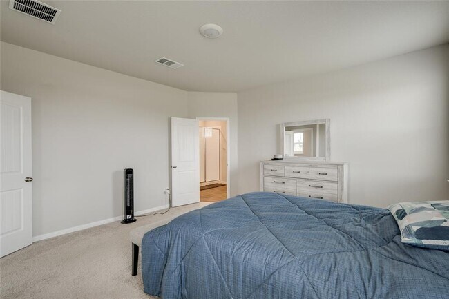 Building Photo - 102 Rainmaker Cv