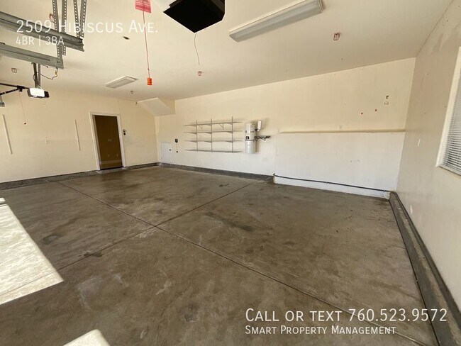 Building Photo - Best Deal in Vista!