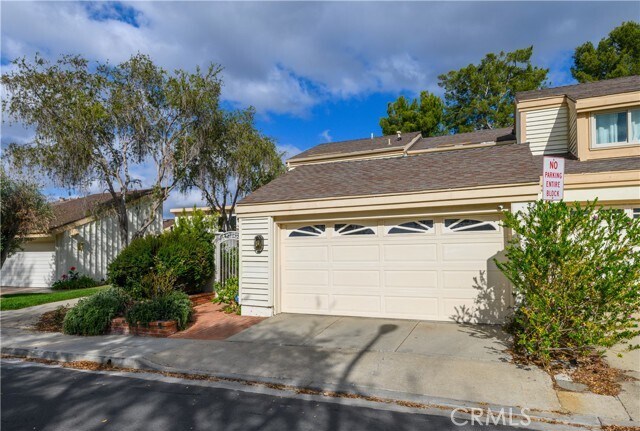 Building Photo - 4601 Green Tree Ln