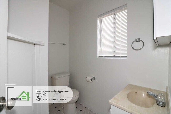 Building Photo - 3240 Veda - West Redding - "Pet Considered"