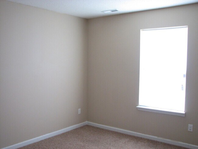 Building Photo - 2680 Moonlite Dr