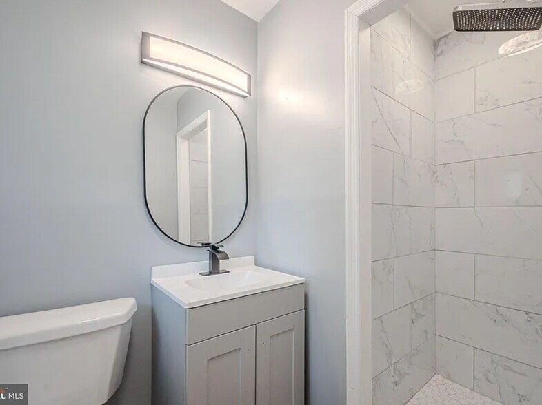Master Bathroom - 409 S Lynn Dr