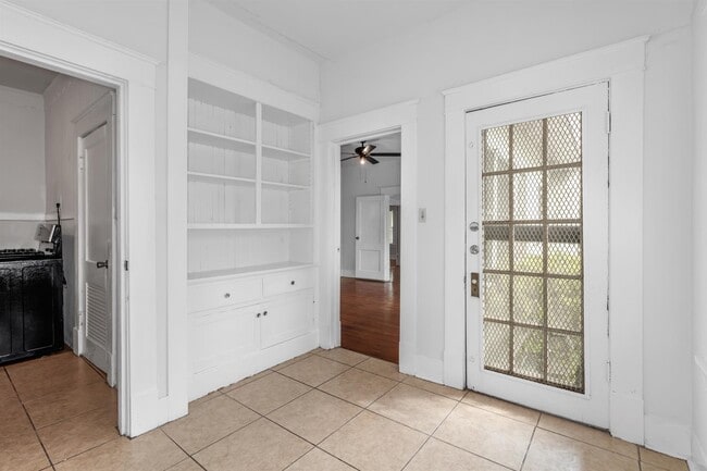 Building Photo - 1601 Holman St