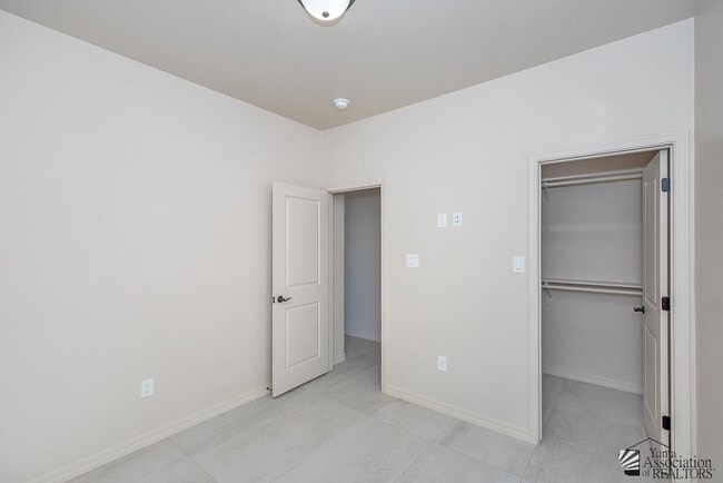 Building Photo - 12633 E 51st Pl
