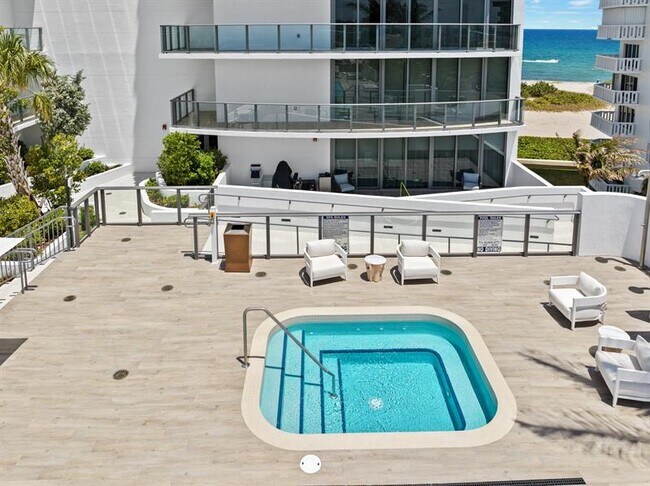 Building Photo - 1116 N Ocean Blvd