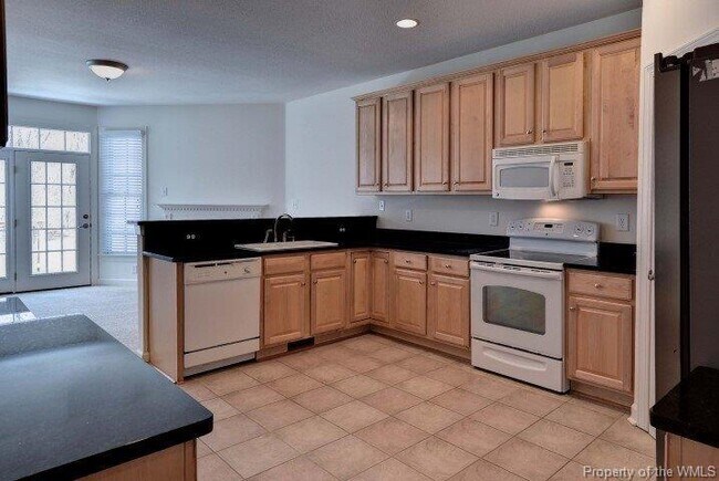 Building Photo - 104 Chanticleer Ct