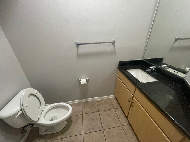 Building Photo - 101 W Market St