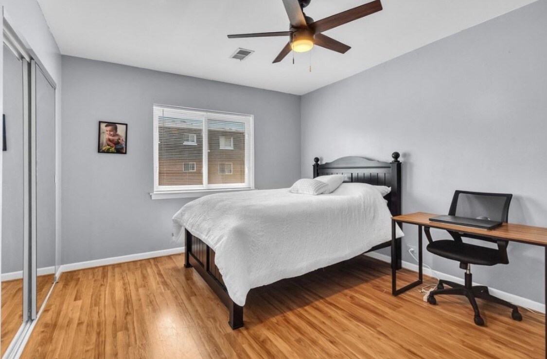 Building Photo - 9405 Bay Colony Dr